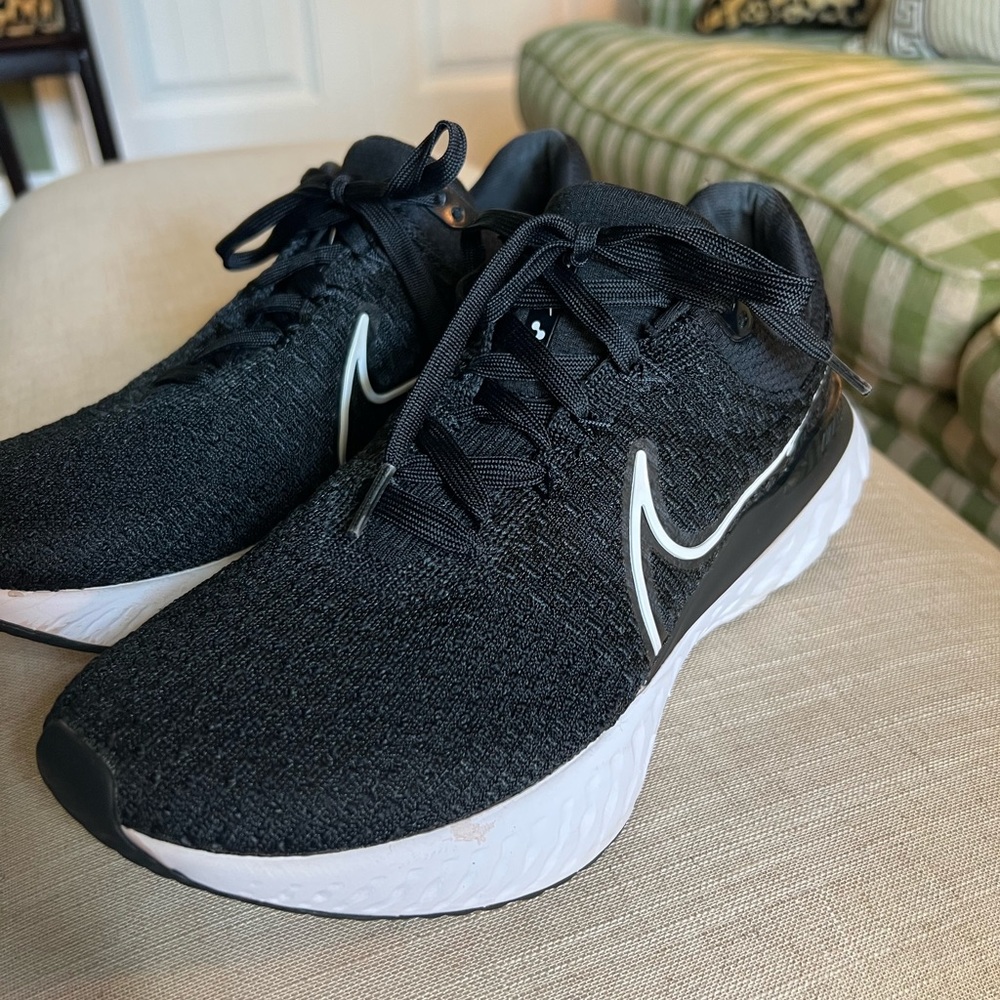 Nike React Infinity 3 - Black and White - Size 10.5